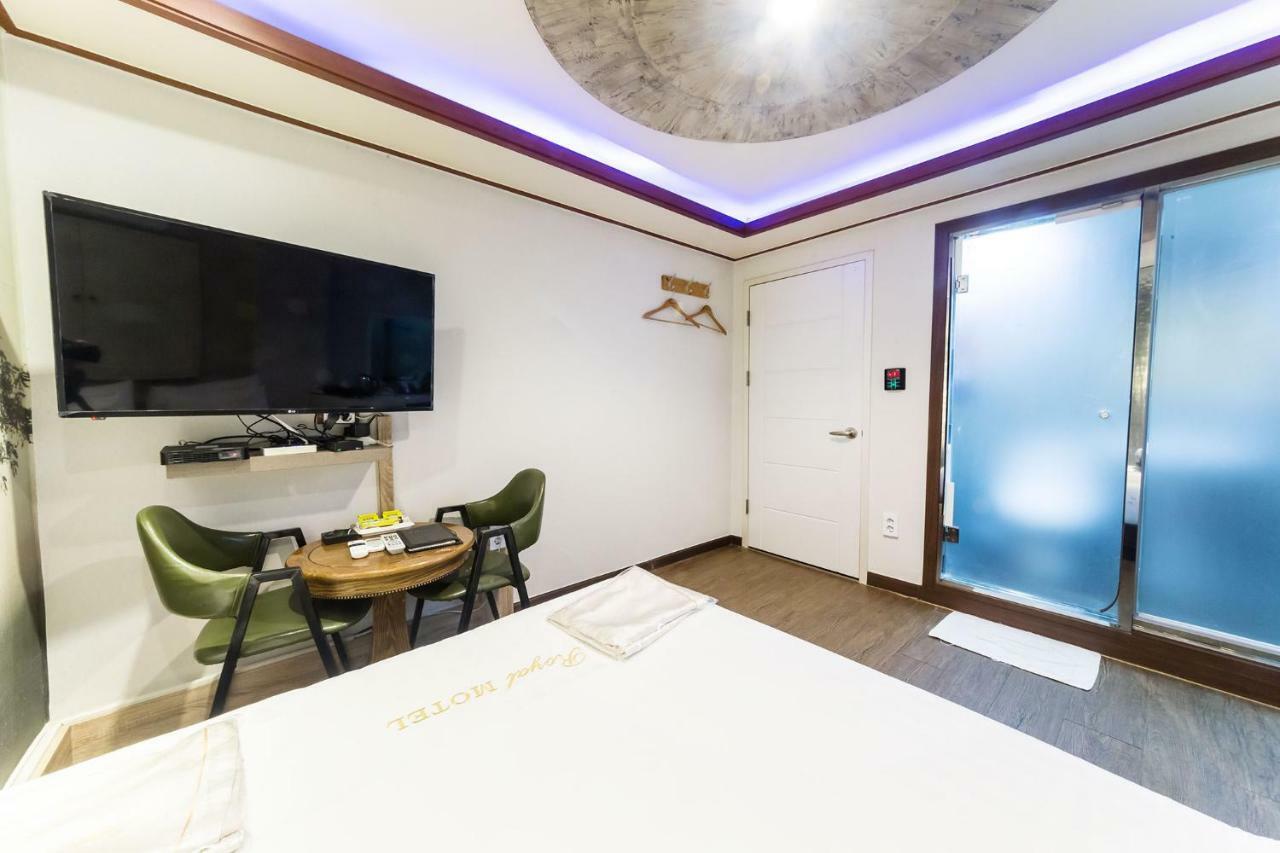 Hotel Pocheon Royal Esterno foto